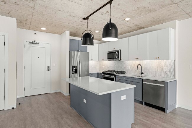 Photo - 185 W Huron St