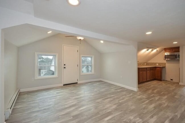 Building Photo - 9 Cottage Ct Unit 3