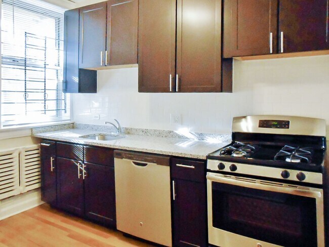1603 W Berteau Ave Unit 1