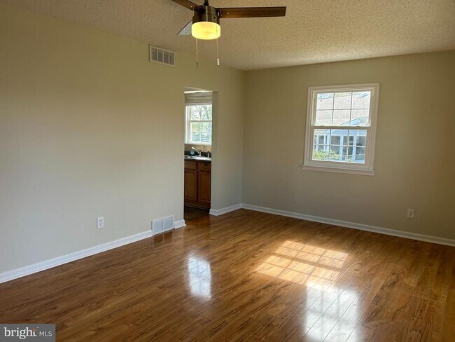 Photo - 114 Phillips Ave