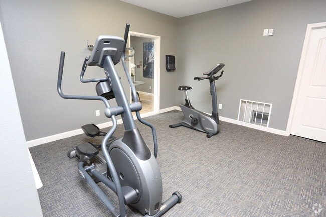 Fitness Center - The Reserve Apartments and Townhomes