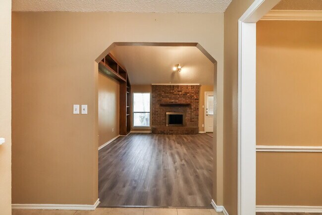 Photo - 4900 Barberry Dr