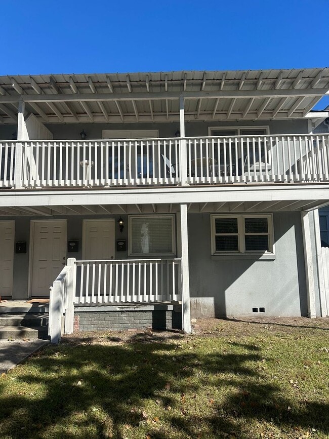 Building Photo - 414 E Park Ave Unit 1