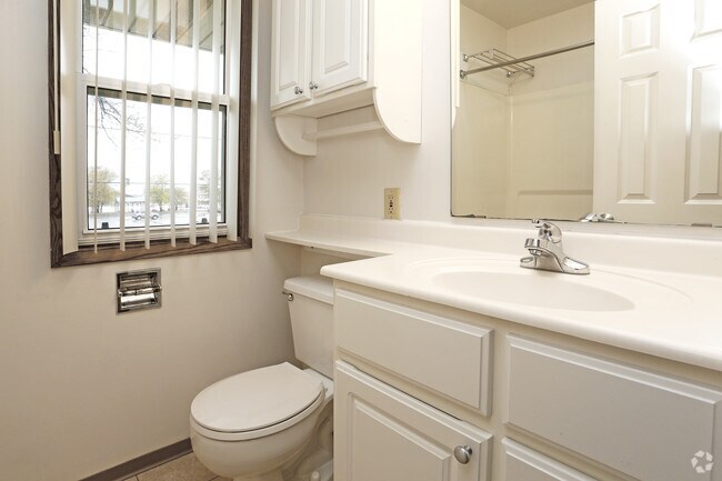 Los apartamentos de tres habitaciones - Baño - Oak Street Townhomes