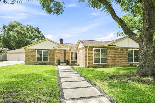 Photo - 1135 Trowbridge Dr