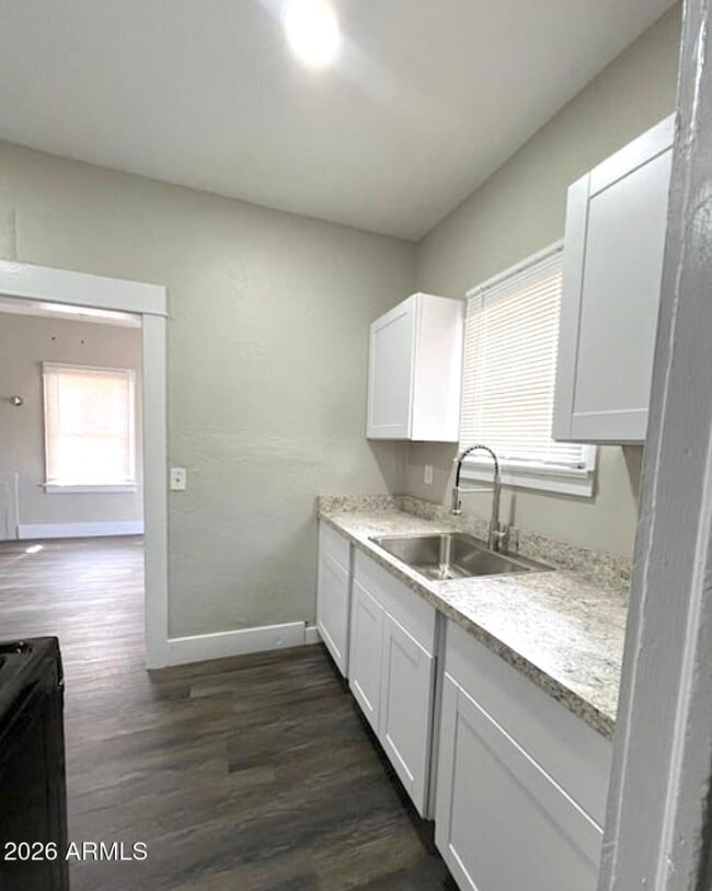 2032 W Adams St Unit 1