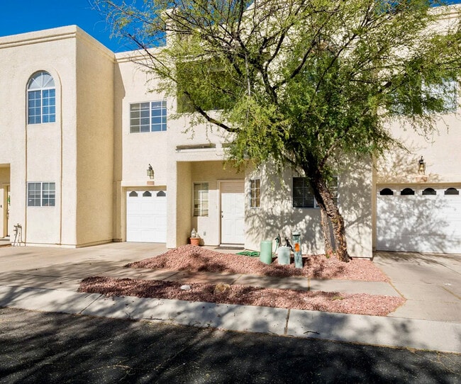 Building Photo - 2863 E Vespers Pl Rental