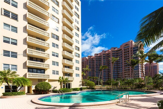 Building Photo - 90 Edgewater Dr Unit 611 Rental