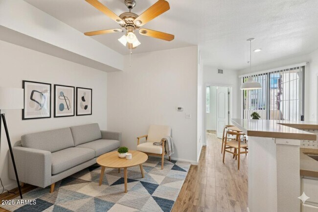 Photo - 1701 E Colter St Unidad 182