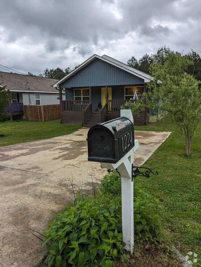 Building Photo - 1224 Frazier Dr Rental