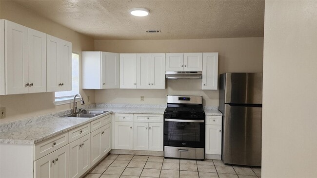 4415 Groton Dr