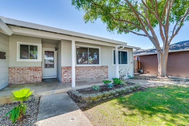 Photo - Single Story 3/2 in Well Established Neighborhood Near Branham High School with Air conditioning ...