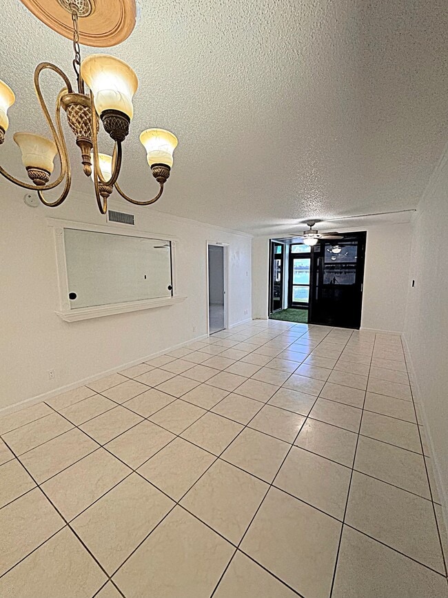 Photo - 110 Lake Emerald Dr Unit 103