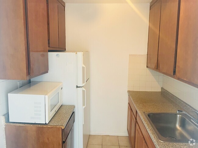 Building Photo - 201 Saint Pauls Ave Unit 12 B Rental