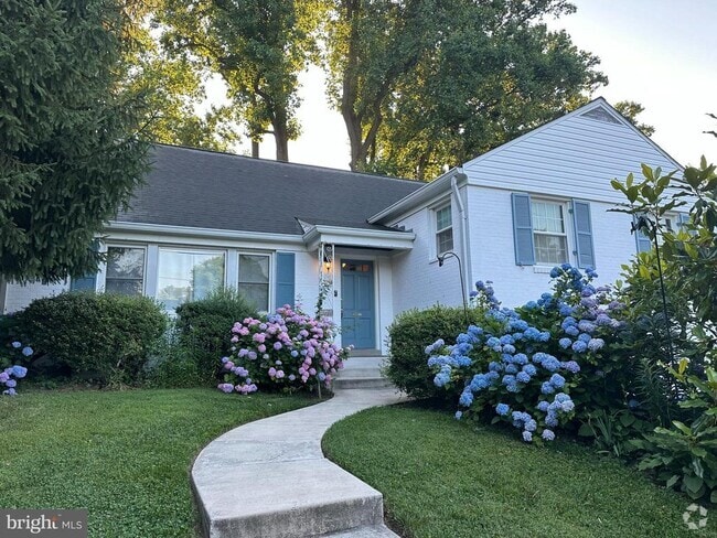 Building Photo - 5707 Cromwell Dr Rental