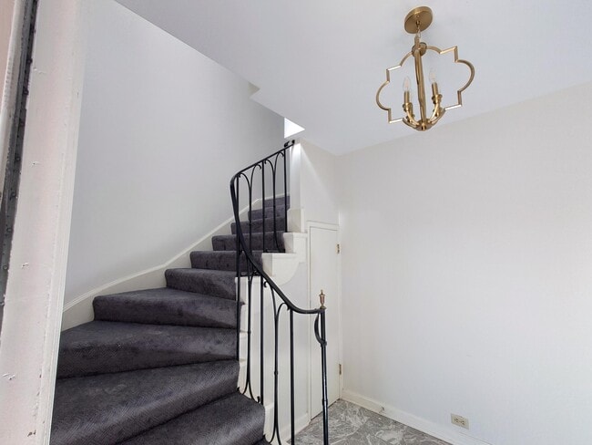 Photo - 3200 E Hampshire St