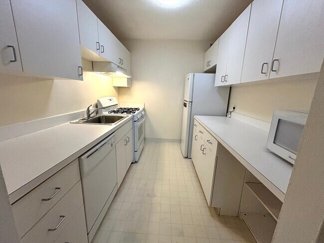 Photo - 33 Pond Ave Unidad 401