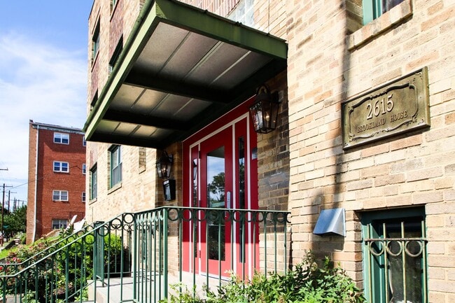 Photo - Cozy & bright 1 Bd/1Bth condo in Brookland House Condominium!