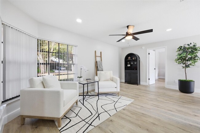 Photo - 645 Rosemere Cir