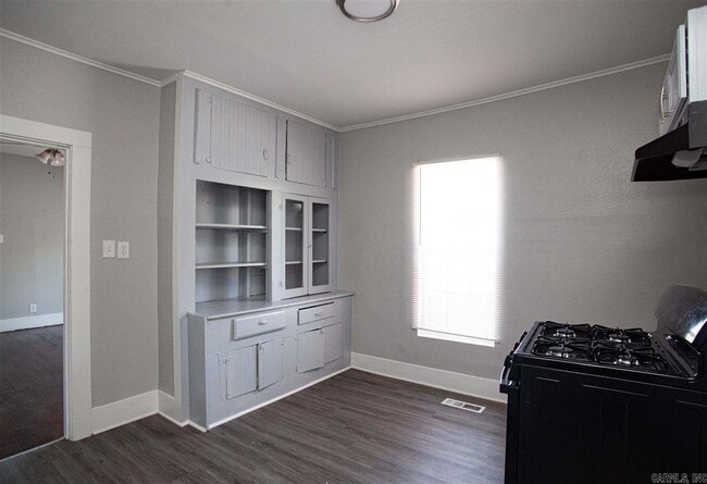 Photo - 617 UAMS Blvd