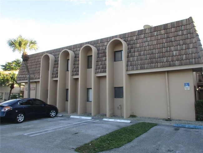 Photo - 10856 Royal Palm Blvd Condo Unit 10856