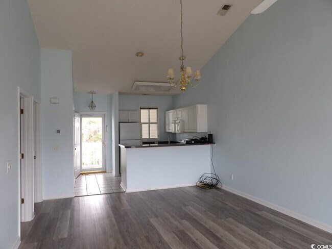 Photo - 901 W Port Dr