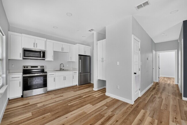 1207 W Kennedy St Unit 4