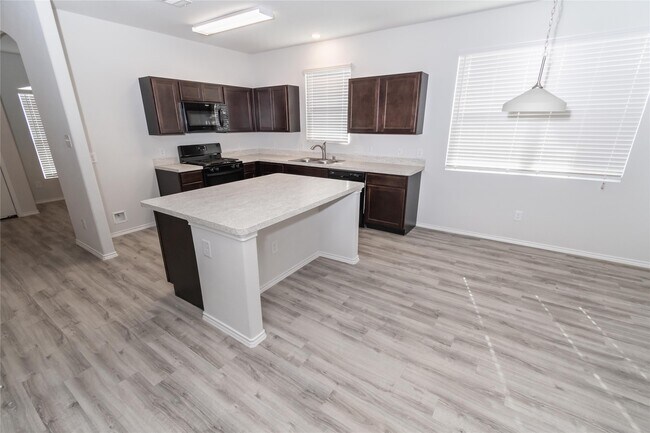 Photo - 21630 Tea Tree Olive Pl