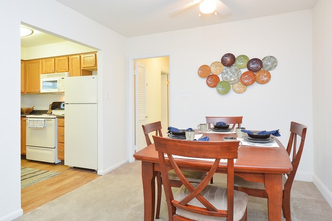 Sample Dining Room - Naamans Village Apartments