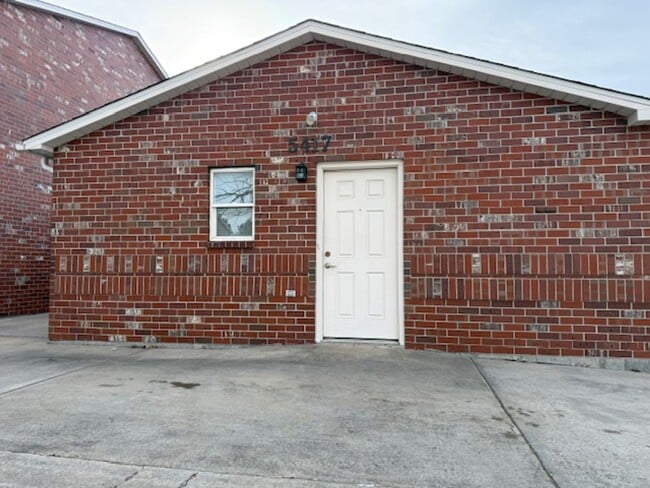 Building Photo - 5417 Imperial Ct Unit 5417