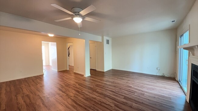 Photo - 424 Peregrine St