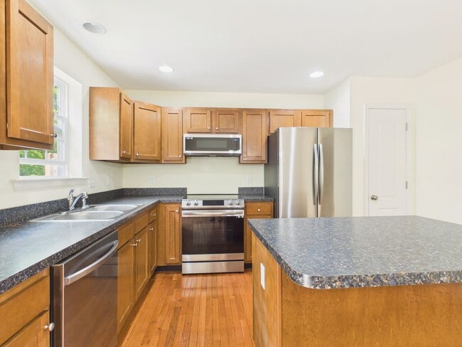 Photo - Spacious Townhouse on Mapleton Blvd.