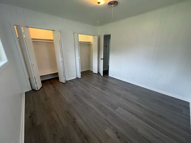 Photo - 5985 Smith St