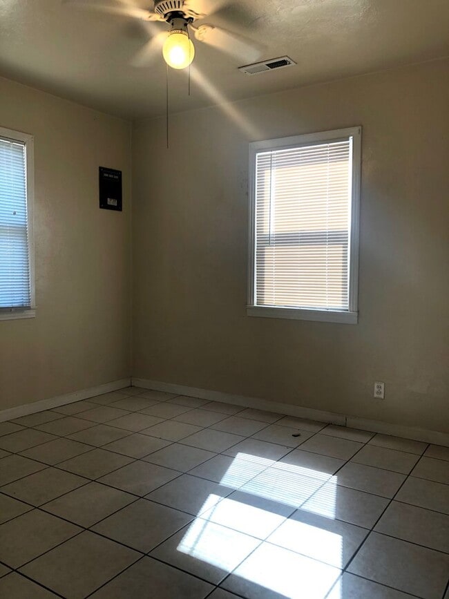 Photo - Charming home in center of town