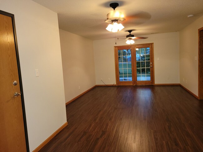 2 bedroom 2 bath condo - Great Marion Loca... - 2 bedroom 2 bath condo - Great Marion Loca...