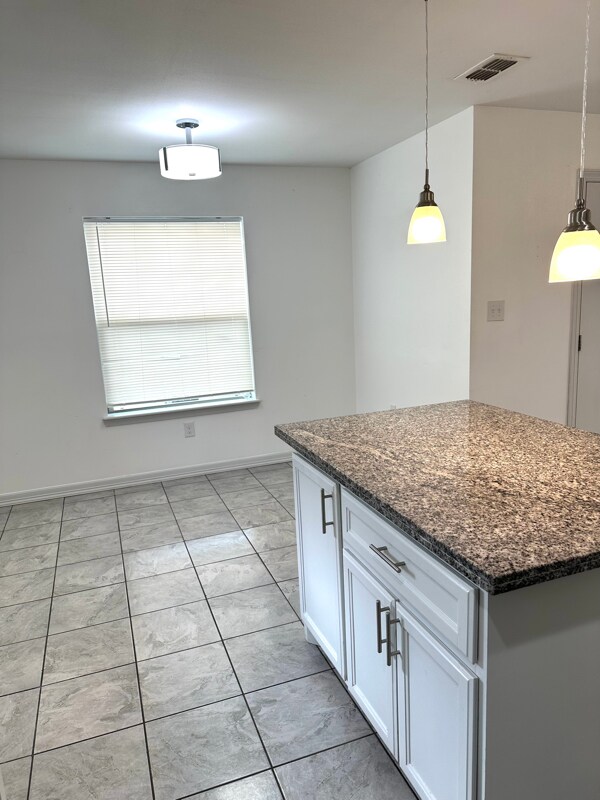 Photo - 325 Clemente Ave