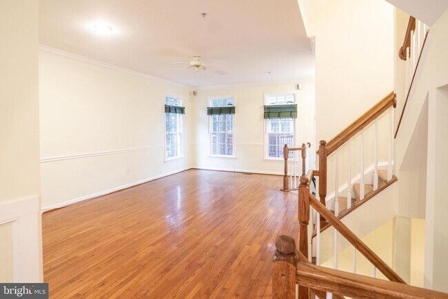 Photo - 719 N Vermont St