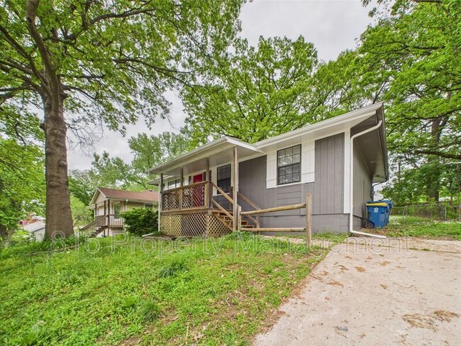 Photo - 219 S High St Casa