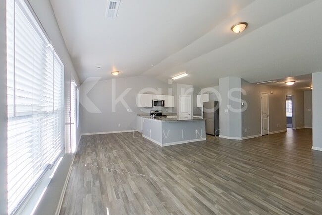 Photo - 1190 Silvertrace Dr