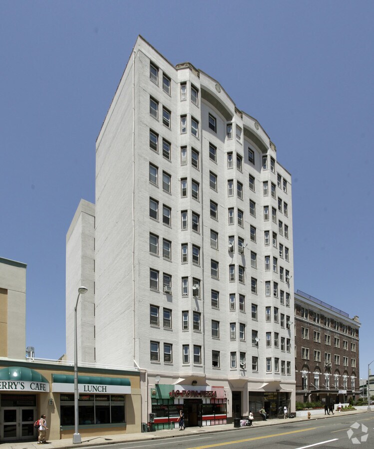 Carlton Apartments - Carlton Apartments