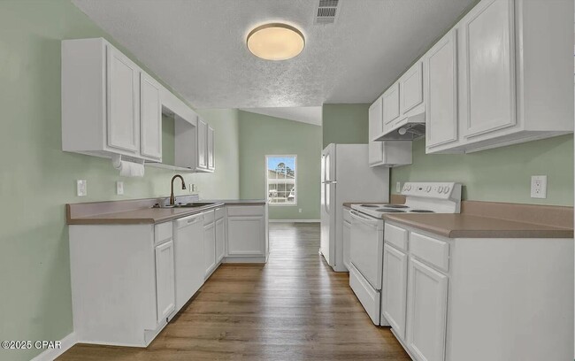 Building Photo - 9030 Houston St