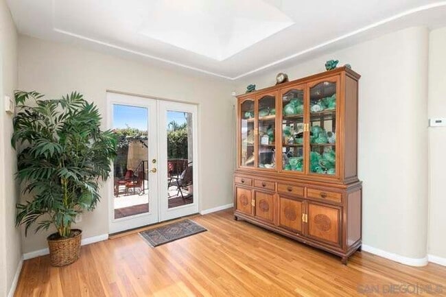 Photo - 5833 Estelle St