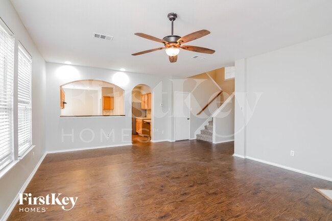 Photo - 901 Cutting Horse Dr