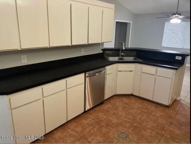Photo - 4030 Sheridan Ave