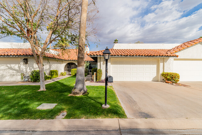 Photo - 5710 N Scottsdale Rd Townhome