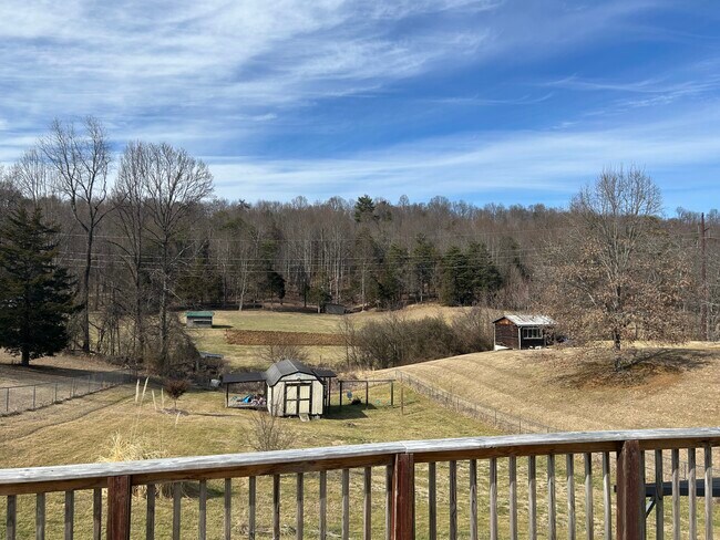 Photo - 413 McCarty Hollow Rd