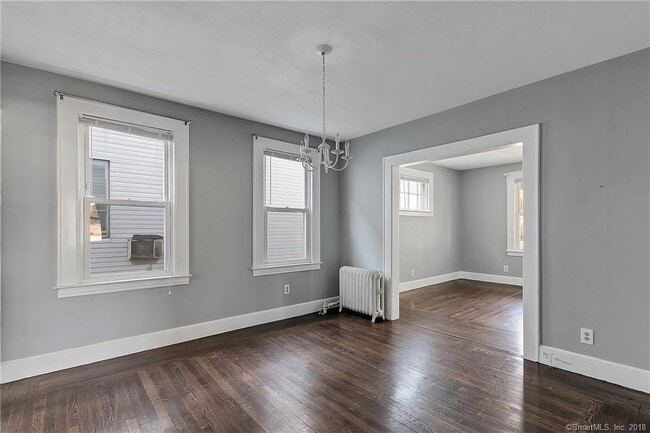 Photo - 107 Davis st