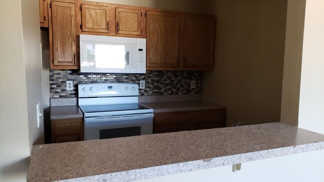 Photo - 1620 N Wilmot Rd