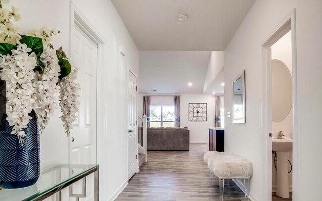 Photo - 4BR/2/5 Bath Home for Rent - Overlook at Eastwood - Two Car Garage!