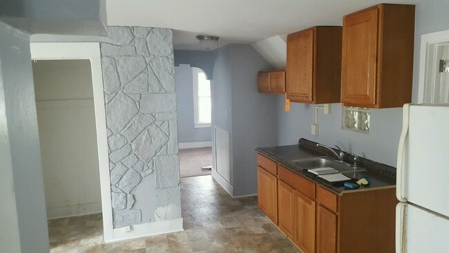 Building Photo - 502 Oak Hill Ave Unit 2